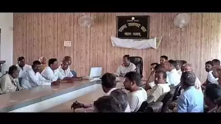 पाटन: प्रखंड आपूर्ति पदाधिकारी ने पीडीएस दुकानदारों के साथ की बैठक, दिए आवश्यक दिशा निर्देश