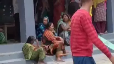 बस्ती: हरदिया चौराहे के पास डम्फर की चपेट में आने से पिता-पुत्र की हुई मौत, परिजनों का रो-रोकर बुरा हाल
