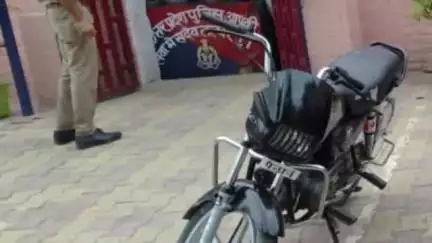 ऊन: चौसाना पुलिस ने कांवड़ यात्रा के मद्देनजर चलाए गए चेकिंग अभियान के दौरान बगैर नंबर प्लेट की 3 बाइकों को किया सीज़