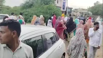 सीकरी: सीकरी के गुलपाड़ा में दहेज में ट्रैक्टर नहीं देने पर ससुराल वालों ने विवाहिता को पिलाया तेजाब, विवाहिता की मौत