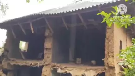 ঝাড়গ্রাম: টানা বৃষ্টির জেরে প্রতাপপুরে ভেঙে পড়ল দোতলা মাটির বাড়ি, অল্পের জন্য রক্ষা পেল পরিবার