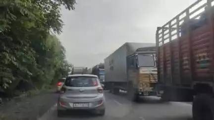 झालरापाटन: NH-52 पर झालावाड़ के समीप दरा में फिर लगा जाम, दोनों तरफ 3 किमी तक वाहनों की कतार, डेढ़ घंटे बाद खुला रास्ता