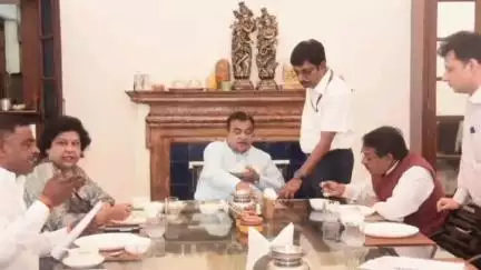बसवा: दिल्ली-मुंबई एक्सप्रेस-वे से जुड़ेगा बांदीकुई, केंद्रीय मंत्री नितिन गडकरी ने विधायक भागचंद टांकड़ा को दिया आश्वासन