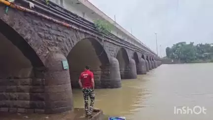 दुर्ग: दुर्ग जिले में बारिश के कारण बाढ़ का बना खतरा, प्रशासन हुआ अलर्ट