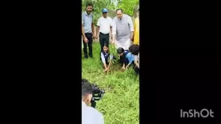 नरसिंहगढ़: जन अभियान के प्रदेश अध्यक्ष द्वारा पौधारोपण
