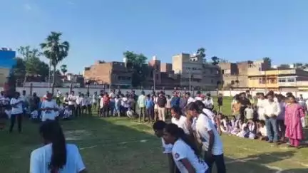 हरनौत: हरनौत बाजार के फुटबॉल स्टेडियम में मशाल खेल प्रतियोगिता के दूसरे दिन कबड्डी एवं साइकिलिंग प्रतियोगिता आयोजित