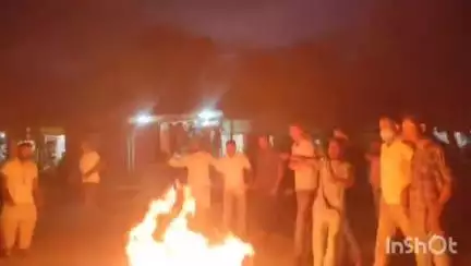 মৰিগাঁও: লাহৰীঘাট মূখ্যমন্ত্ৰী হিমন্ত বিশ্ব শৰ্মাৰ পুত্তলিকা দাহ,ৰাজ্যত চলি থকা উচ্ছেদৰ বিৰুদ্ধে তীব্ৰ প্ৰতিবাদ সাব্যস্ত কৰে আমছু