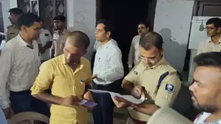 मोतिहारी: मतदाता सूची विशेष गहन पुनरीक्षण-2025 का जिलाधिकारी एवं पुलिस अधीक्षक ने सदर प्रखंड मोतिहारी का भ्रमण कर लिया जायजा