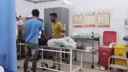 मुगलसराय: शास्त्री नगर में फिनायल पीकर एक युवक ने आत्महत्या की कोशिश की, डॉक्टरों ने उसे बचाया