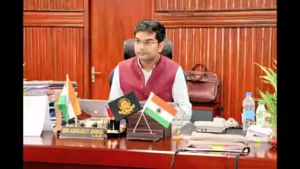 दुमका: उपायुक्त कार्यालय में जनता दरबार, लोगों की समस्याएं सुनी गईं, कई मामलों का मौके पर निष्पादन