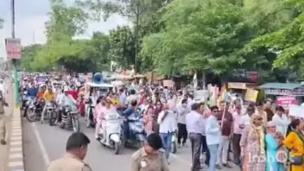 बांदा: उत्तर प्रदेशीय प्राथमिक शिक्षक संघ ने 10 सूत्रीय मांगों का ज्ञापन जिलाधिकारी के माध्यम से मुख्यमंत्री को भेजा