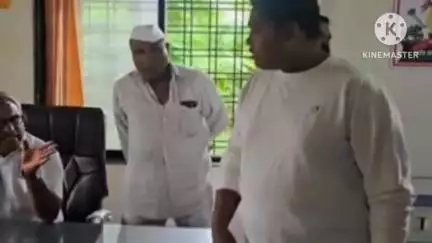 राहाता: चिकन विक्रेत्याकडून चिकन मध्ये लघु शंका.