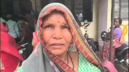 सिहावल: उपनी निवासी पीड़ित महिला को मकान बनाने के लिए भूमि नहीं, परेशान महिला ने कलेक्टर को दिया पत्र