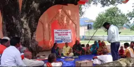 चिनिया: पाल्हे गांव में प्रेरणादायक बैठक आयोजित, ग्रामीणों ने साझा की अपनी परंपराएं और अनुभव
