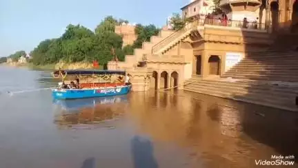 मिर्ज़ापुर: जिले में गंगा का बढ़ाव जारी, एक सेंटीमीटर प्रति घंटे की रफ्तार से बढ़ोतरी दर्ज, गंगा घाट पर लोगों का जमावड़ा