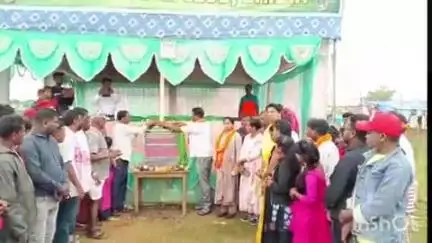 कुचाई: खरसावां गोली कांड: शहीद डोलो मानकी सोय के नाम पर बनेगा स्मारक, बाईडीह में विधायक ने किया शिलान्यास