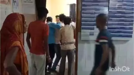 हसनपुर: सलाहा बुजुर्ग गांव में शौचालय के सेप्टिक टैंक में गिरने से हादसा, एक ही परिवार के तीन लोग गंभीर घायल