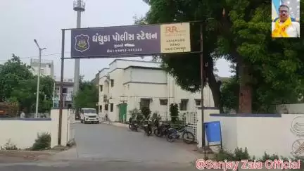 ધંધુકા: અમદાવાદ જિલ્લા ગ્રામ્યમા અજાણ્યા રીક્ષા, કેબ, ટેક્ષીના ડ્રાઇવર માટે ખાસ ઓળખપત્ર યોજનાઓ અંતર્ગત સુરક્ષા લેબલ જારી.