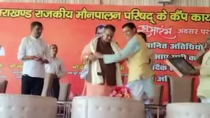 ऋषिकेश: हनुमंतपुरम में प्रदेशीय मौन पालन परिषद के कैंप कार्यालय का उद्घाटन मंत्री गणेश जोशी और गिरीश डोभाल की मौजूदगी में हुआ