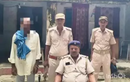गया टाउन सीडी ब्लॉक: जिले के विभिन्न थाना क्षेत्रों से पुलिस ने शराब के मामले में 4 आरोपियों को देसी शराब और 2 बाइक के साथ किया गिरफ्तार