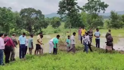 लोहरदगा: चरहु खेत में दिव्यांग किसान को खेत पर पट्टा देने वाले वायरल वीडियो की सच्चाई जानकर प्रशासन ने ली राहत की सांस