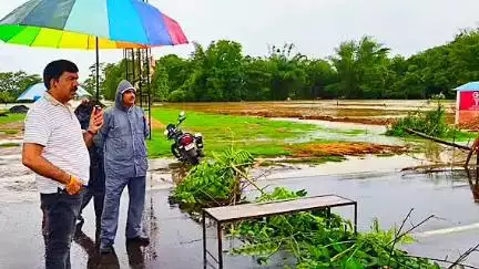 वारासिवनी: भारी बारिश से वारासिवनी में नदी-नाले उफान पर, पूर्व कैबिनेट मंत्री ने सरपंचों से सतर्क रहने को कहा