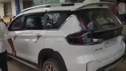 कैलारस: उमराय का पुरा में झाड़ू लगाते समय किशोरी को सांप ने काटा, अस्पताल में मृत घोषित, परिजनों ने सांप को पकड़ा