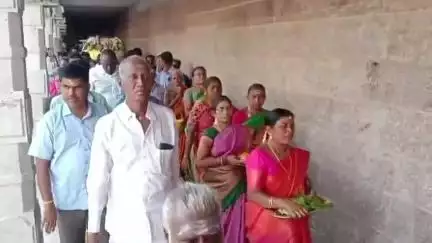 அருப்புக்கோட்டை: சொக்கலிங்கபுரத்தில் இந்து சமய அறநிலைத்துறைக்கு பாதிக்கப்பட்ட பிரசித்தபெற்ற அருள்மிகு ஸ்ரீ மீனாட்சி சொக்கநாதர்  ஆனி பிரம்ம உற்சவ தேரோட்டம்