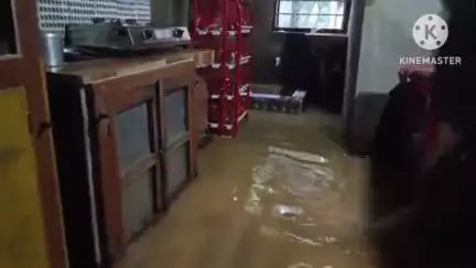 বিলোনিয়া: বিলোনিয়া শহর ও শহরতলী এলাকাগুলোতে চারদিকে শুধু জল আর জল  রাস্তাঘাট থেকে শুরু করে নদী, নালা ,খাল, বিল থৈ থৈ করছে জলে