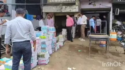 મોડાસા: જિલ્લાના માલપુરના એક ભંગારના વેપારીના ગોડાઉનમાંથી સરકારી પાઠ્ય પુસ્તકનો મોટો જથ્થો ઝડપાયો.