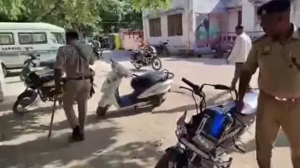 देेेवरिया: देवरिया पुलिस ने चलाया 'ऑपरेशन वॉच एंड वार्ड: सतर्क दृष्टि' अभियान, 400 संदिग्ध वाहनों की जांच, 156 का ई-चालान