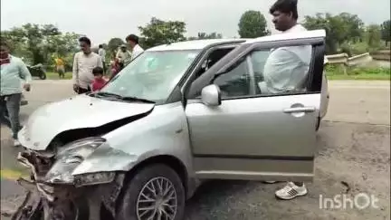 बिछिया: NH-30 पर अंजनिया बाईपास पर अनियंत्रित होकर पलटी कार, कार सवार बाल-बाल बचे