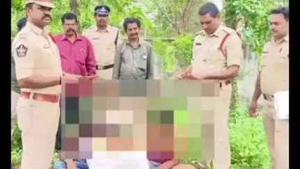 రాజమండ్రి సిటీ: ధవలేశ్వరంలో 11 కిలోల గంజాయి స్వాధీనం చేసుకున్న పోలీసులు