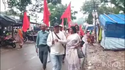 রানিবাঁধ: সিপিআইএমের রানিবাঁধ এরিয়া কমিটির তরফে রানিবাঁধ বাজারে ধর্মঘটের সমর্থনে মিছিল ও পথসভা হল, উপস্থিত বাঁকুড়া জেলা সম্পাদক