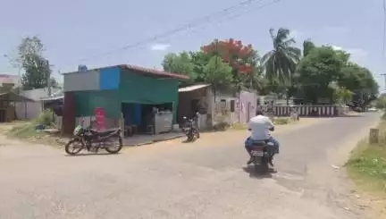 மதுராந்தகம்: அரசு அதிகாரிகள் வீட்டை காலி செய்ய துன்புறுத்தல் மூன்று பெண் குழந்தைகளோடு தெருவில் நிற்கும் எல்.எண்டத்தூர் ஊராட்சி டீக்கடை ஊழியர் #localissue