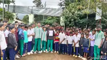 ପଟ୍ଟାଙ୍ଗୀ: ନନ୍ଦପୁର ସରକାରୀ ଉଚ୍ଚ ବିଦ୍ୟାଳୟ ର ଛାତ୍ରବାସ ରେ ନିମ୍ନମାନ ର ଖାଦ୍ୟ ,ସହ ଅବ୍ୟବସ୍ଥାକୁ ନେଇ ହଷ୍ଟେଲ ଛାତ୍ର ମାନେ ବିଡିଓଙ୍କ ଦ୍ବାରସ୍ତ