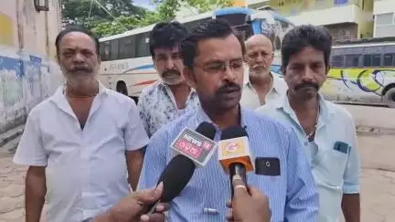 ଛତ୍ରପୁର: ବସ୍ ଧର୍ମଘଟକୁ ନେଇ ବ୍ରହ୍ମପୁର ଠାରେ ପ୍ରତିକ୍ରିୟା ରଖିଲେ ଜିଲ୍ଲା ଘରୋଇ ବସ କର୍ମଚାରୀ ସଂଘ ସଂପାଦକ