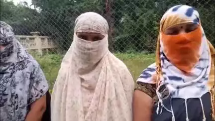 स्वतःचे पाय चेपून, मालिश करून घेणाऱ्या उपायुक्त सोनकवडे यांच्या विरोधात आणखी ४ महिलांच्या पिळवणुकीचा प्रकार