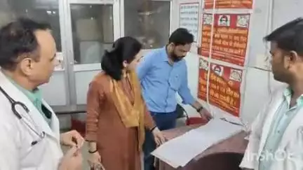 किशनगढ़: एसडीएम निशा सहारन ने जिला राजकीय Yन अस्पताल का निरीक्षण किया, PMO को दिए दिशा निर्देश और मरीज को QR कोड की जानकारी