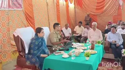 नजीबाबाद: जिलाधिकारी और पुलिस अधीक्षक बिजनौर ने थाना मंडावली क्षेत्र में मोटा महादेव मंदिर पर गोष्ठी आयोजित की