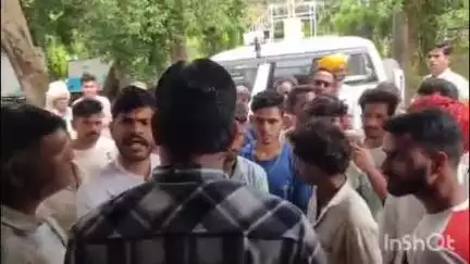 आलोट: थूरिया में शासकीय स्कूल की भूमि पर अतिक्रमण, ग्रामीणों ने तहसीलदार को सौंपा ज्ञापन