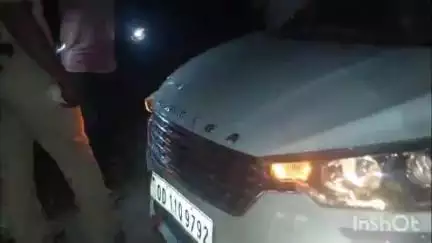 କବିସୂର୍ଯ୍ୟନଗର: କବିସୂର୍ଯ୍ୟନଗର ଆଠଗଡ ପାଟଣା ନିକଟରେ ଓଲା ବ୍ୟାଟେରୀ ସ୍କୁଟି କୁ ଧକ୍କା ଦେଲା ଇରଟିଗା କାର,ସ୍କୁଟ ଚାଳକ ଗୁରୁତର ଆହତ।