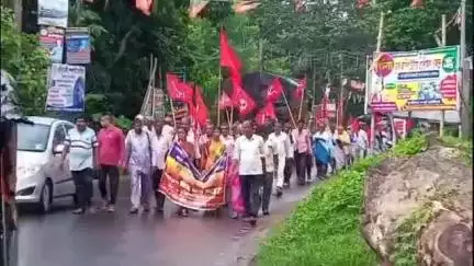 ভগবানপুর ২: কসবা ল কলেজের ছাত্রী ধর্ষনে জড়িতদের দৃষ্টান্তমূলকশাস্তিরদাবিতে ৯জুলাই ধর্ম ঘটের সমর্থনে আজ মুগবেড়িয়াতে মিছিল করলো CPI(M)
