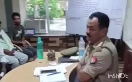 संडीला: अतरौली थाना परिसर में प्रभारी निरीक्षक ने डीजे संचालकों के साथ बैठक कर मानक के अनुरूप संचालन के निर्देश दिए