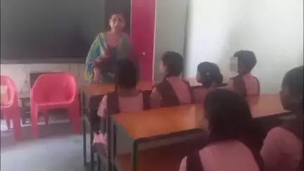 ज़मानिया: गाजीपुर के कस्तूरबा विद्यालय में बेटी बचाओ-बेटी पढ़ाओ अभियान के तहत जागरूकता कार्यक्रम का आयोजन हुआ