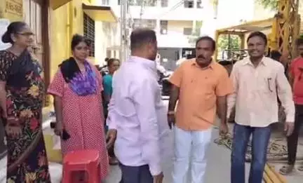శామీర్‌పేట: మల్కాజ్గిరి డివిజన్లో పవర్ బోర్వెల్ పనులను పరిశీలించిన కార్పొరేటర్ శ్రవణ్