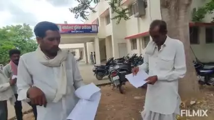 मुरैना नगर: सुआलाल का पुरा में डीपी से बिजली जलाने के ₹3000 मांगे, नहीं देने पर डीपी फोड़ा, एसपी ऑफिस में आवेदन