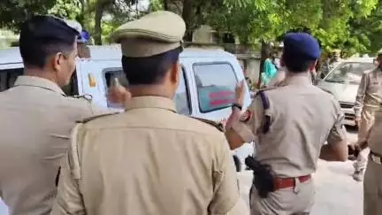 इटावा: सिविल लाइन इलाके में किसान की हत्या के बाद पोस्टमार्टम गृह पर परिजनों ने शव ले जाने से किया इनकार, 2 घंटे चला ड्रामा