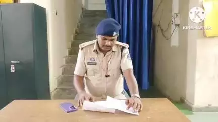 अकलतरा: अकलतरा पुलिस ने 7.5 लीटर महुआ शराब के साथ परिवहन में प्रयुक्त स्कूटी को किया ज़ब्त