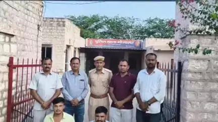 फलौदी: फलोदी डीएसटी ने जिला स्तरीय दो ईनामी अपराधियों को पांच-पांच हजार रुपये के इनाम के साथ किया गिरफ्तार